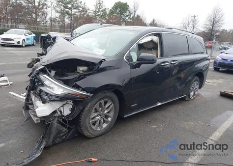 2021 Toyota Sienna Xle z USA, uszkodzony, nr VIN 5TDYRKEC4MS072636